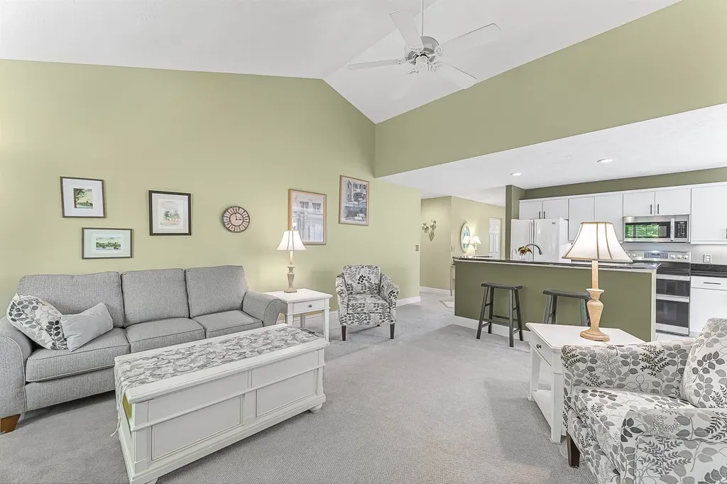 12040 S Elk Run Elmwood Charter Township MI 49684