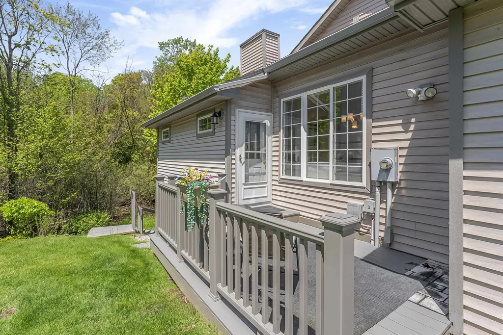 12040 S Elk Run Elmwood Charter Township MI 49684
