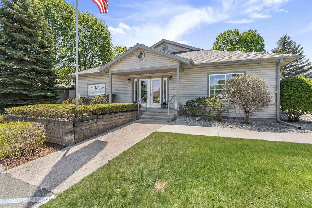 12040 S Elk Run Elmwood Charter Township MI 49684