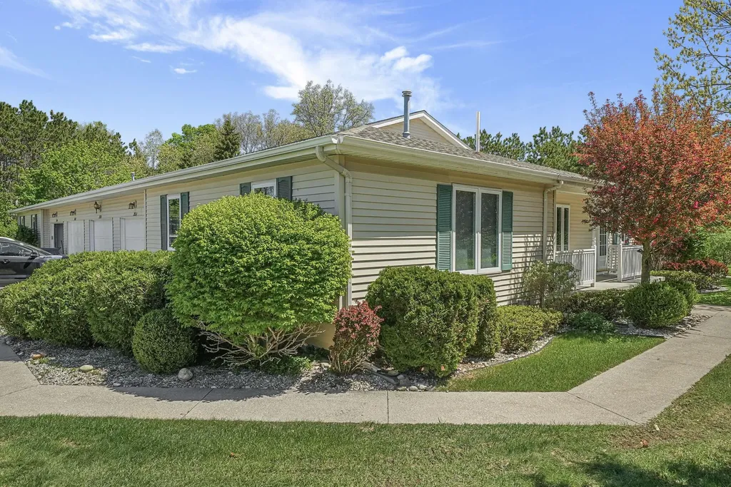 2816 Emerald Garfield Charter Township MI 49684