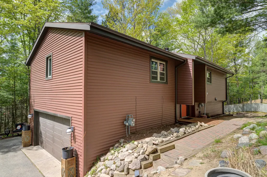 4418 Hampshire Drive Acme Township MI 49690