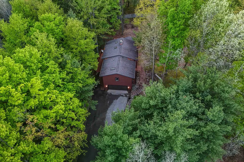 4418 Hampshire Drive Acme Township MI 49690