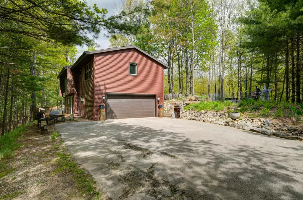 4418 Hampshire Drive Acme Township MI 49690