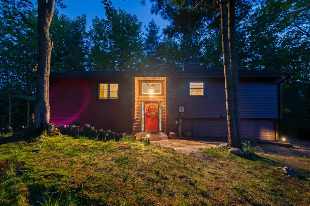 4418 Hampshire Drive Acme Township MI 49690