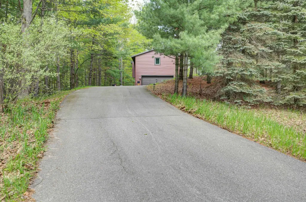 4418 Hampshire Drive Acme Township MI 49690