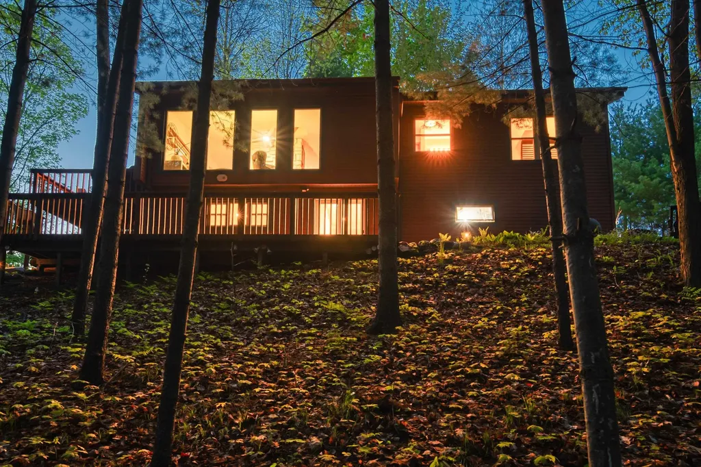 4418 Hampshire Drive Acme Township MI 49690