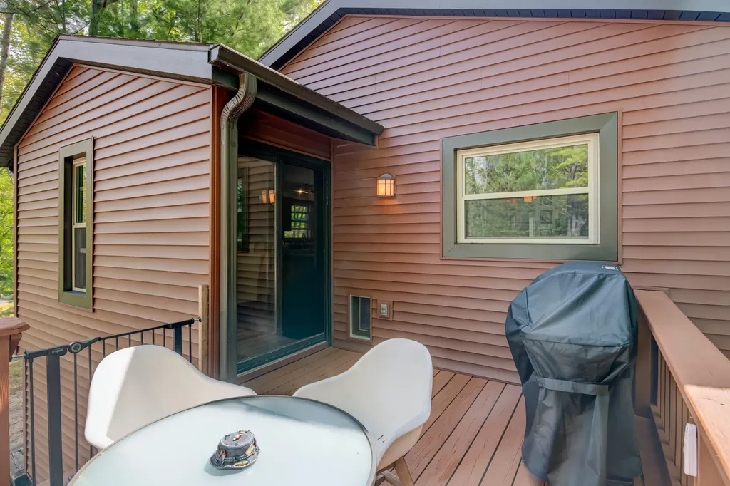 4418 Hampshire Drive Acme Township MI 49690