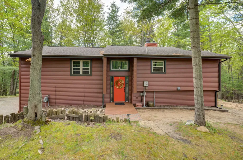 4418 Hampshire Drive Acme Township MI 49690