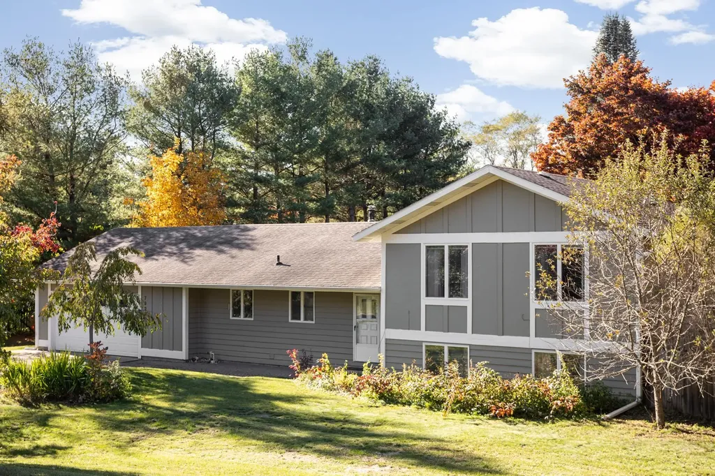 7923 S Shoreside Elmwood Charter Township MI 49684