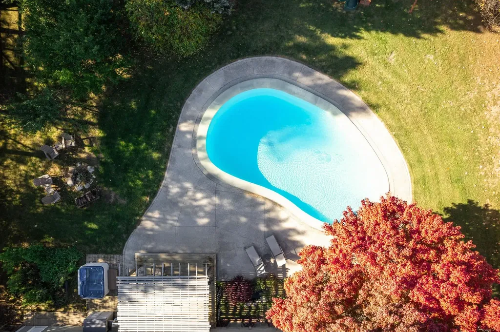 7923 S Shoreside Elmwood Charter Township MI 49684