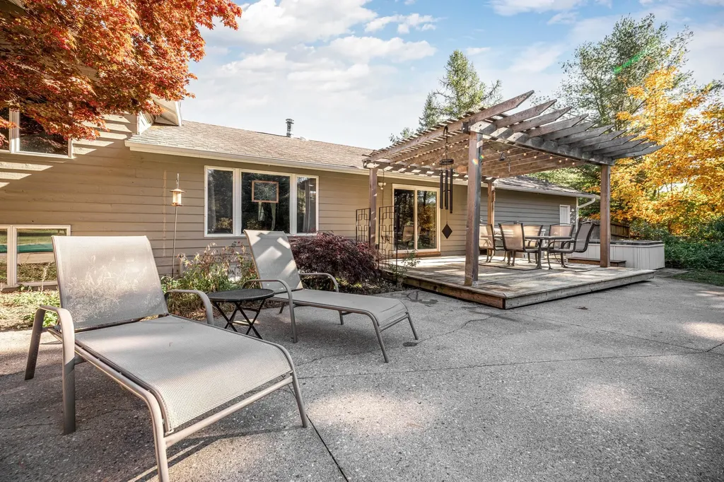 7923 S Shoreside Elmwood Charter Township MI 49684
