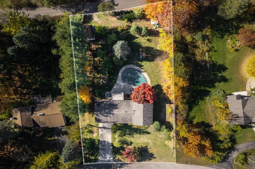 7923 S Shoreside Elmwood Charter Township MI 49684