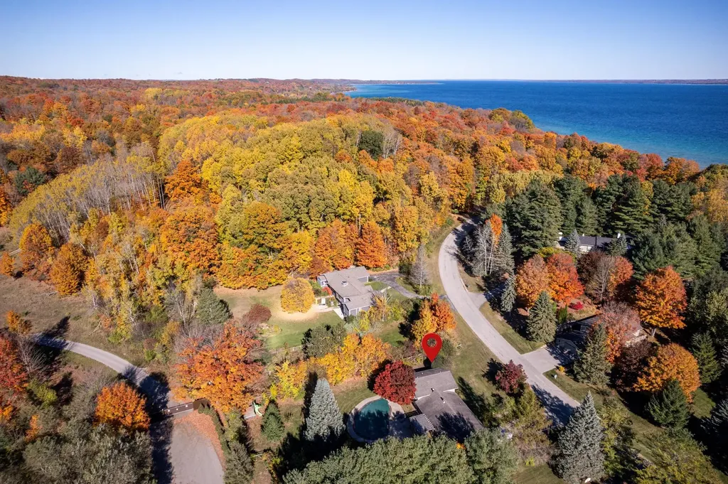 7923 S Shoreside Elmwood Charter Township MI 49684