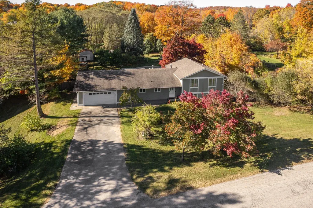 7923 S Shoreside Elmwood Charter Township MI 49684