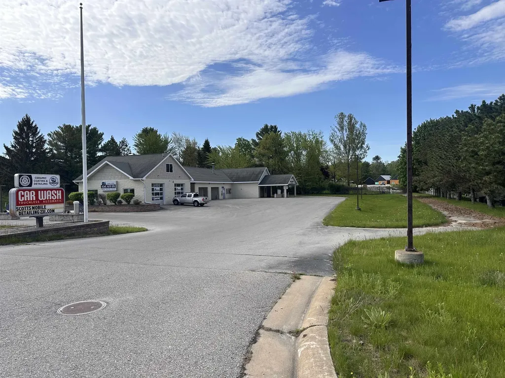 4220 E M 72 Acme Township MI 49690