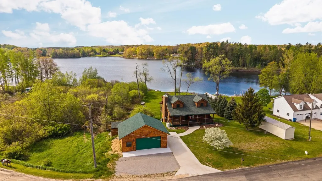103 Arbutus Drive Clam Lake Township MI 49601