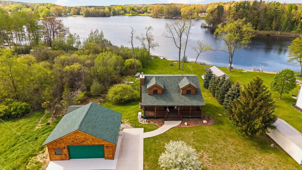 103 Arbutus Drive Clam Lake Township MI 49601