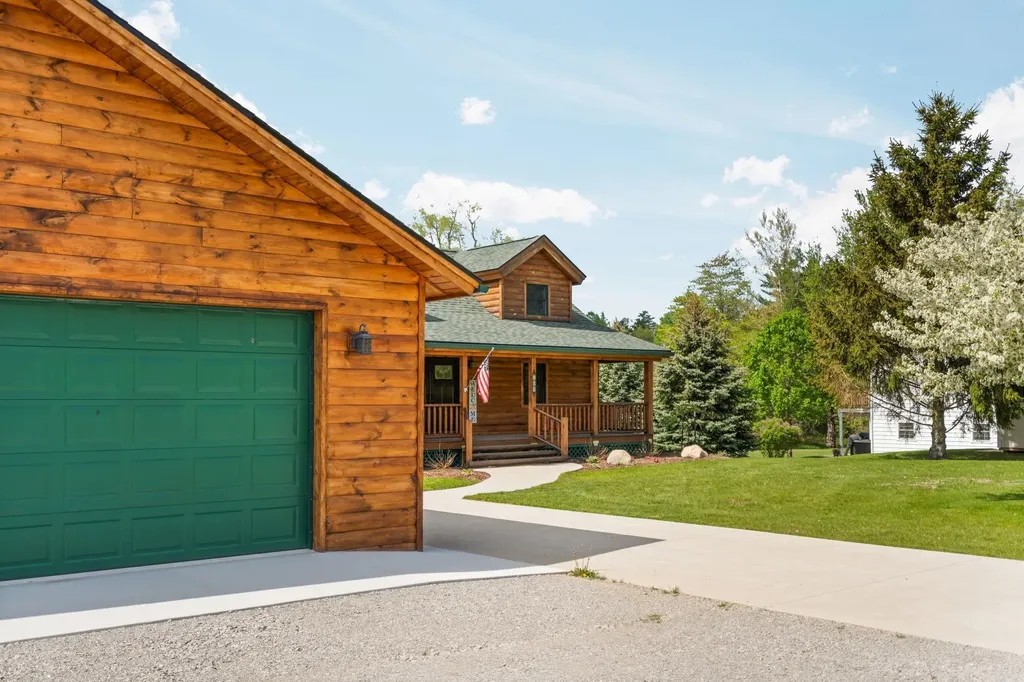 103 Arbutus Drive Clam Lake Township MI 49601