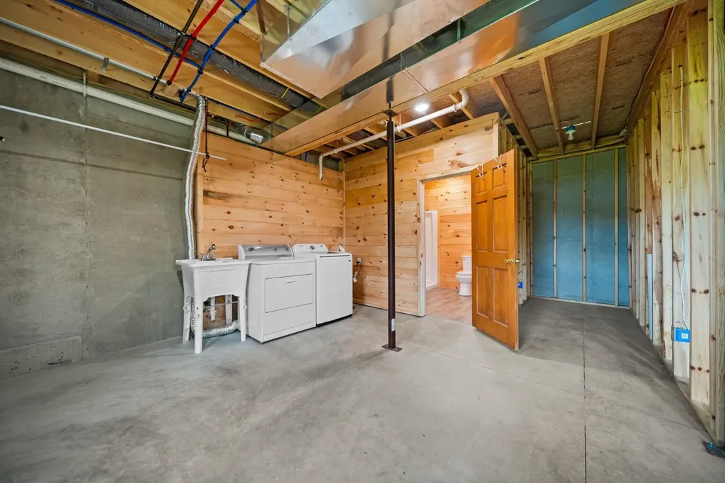 103 Arbutus Drive Clam Lake Township MI 49601