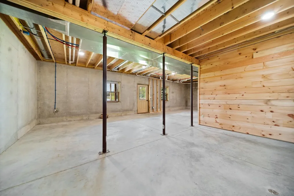 103 Arbutus Drive Clam Lake Township MI 49601