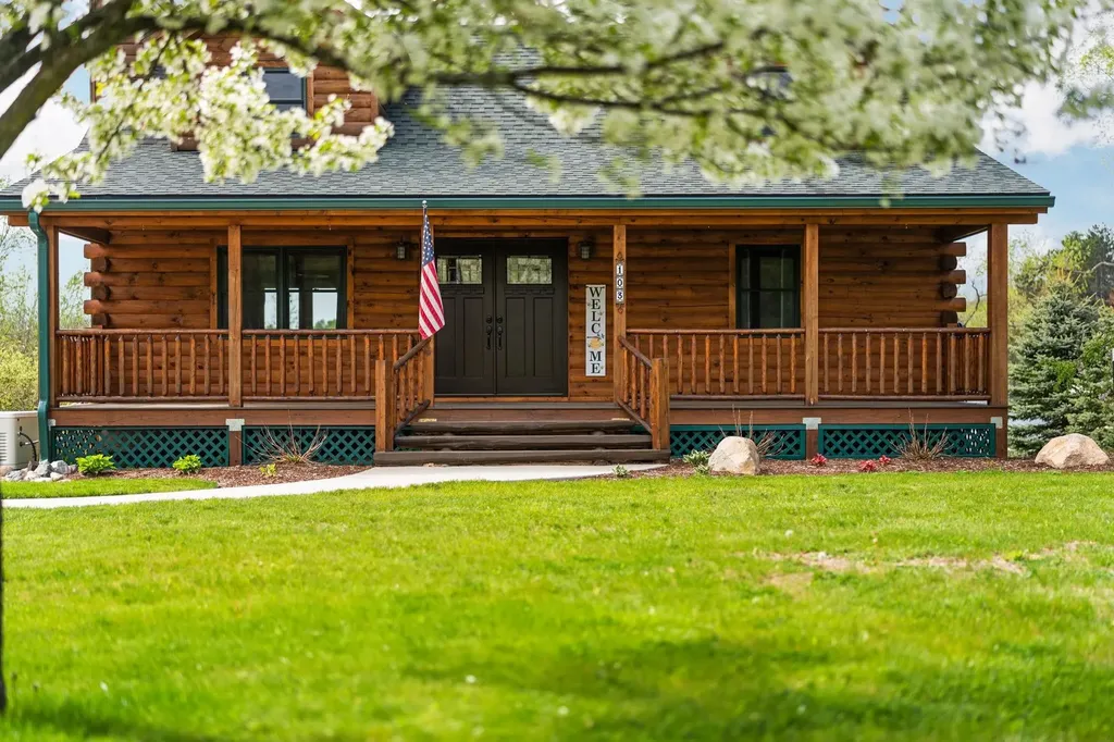103 Arbutus Drive Clam Lake Township MI 49601