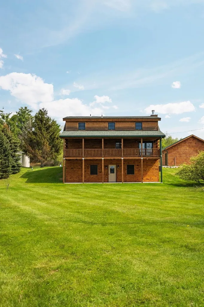 103 Arbutus Drive Clam Lake Township MI 49601