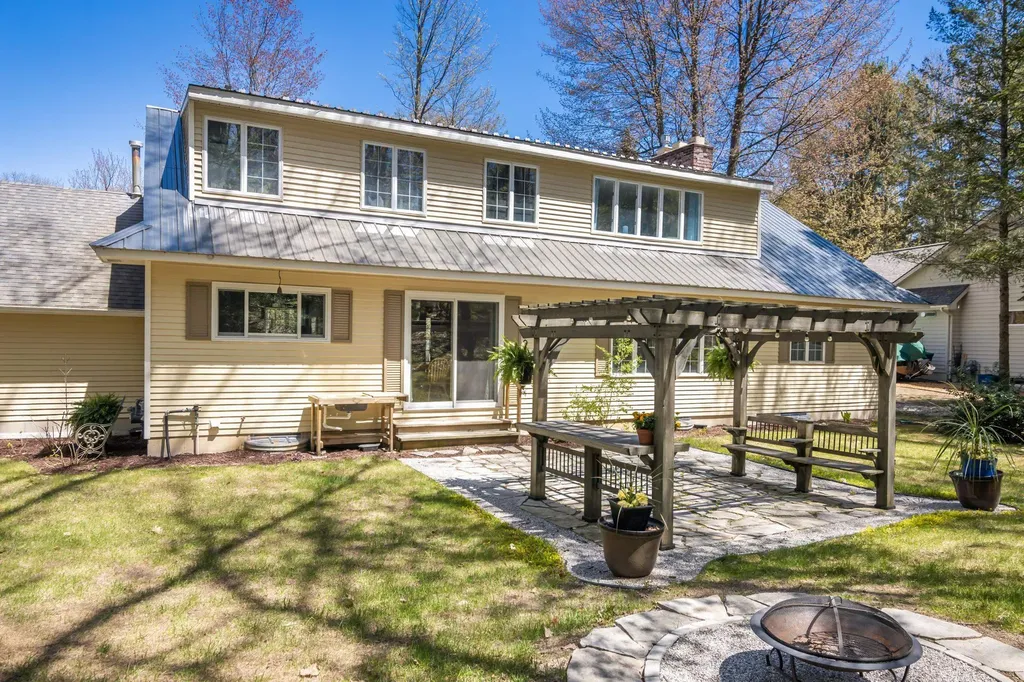 9191 E Tottenham Drive Traverse City City MI 49685