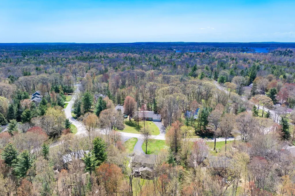 9191 E Tottenham Drive Traverse City City MI 49685
