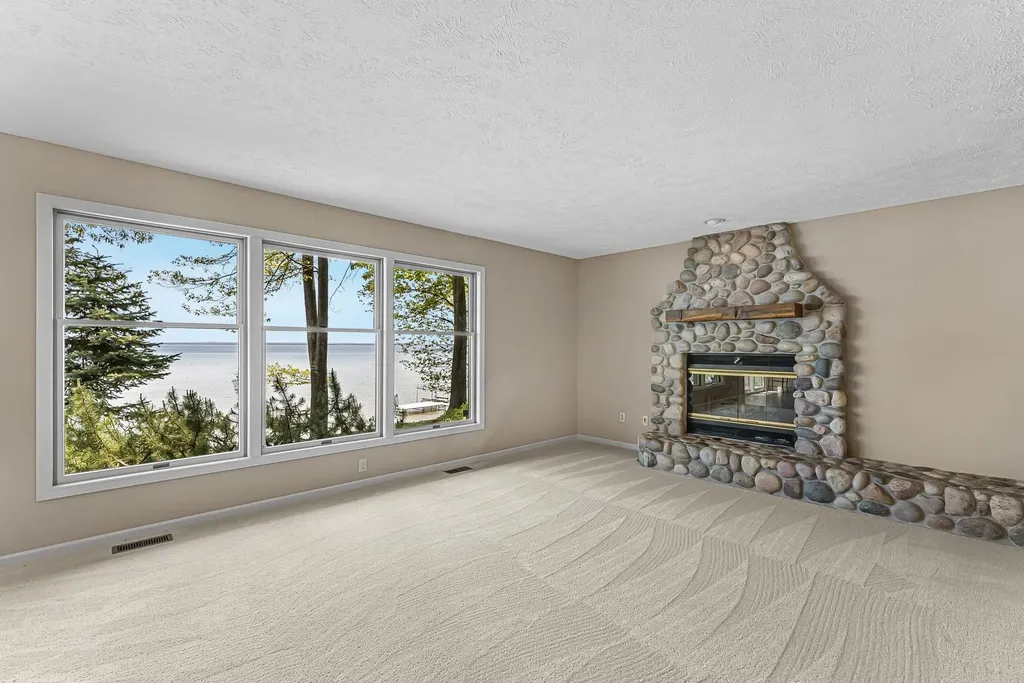17744 Smokey Hollow Road Peninsula Township MI 49686