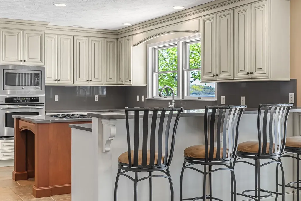 17744 Smokey Hollow Road Peninsula Township MI 49686