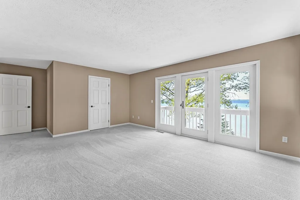17744 Smokey Hollow Road Peninsula Township MI 49686