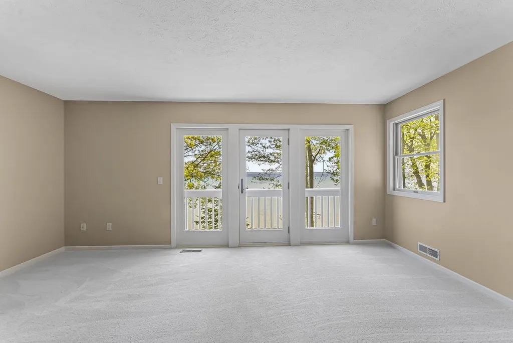 17744 Smokey Hollow Road Peninsula Township MI 49686