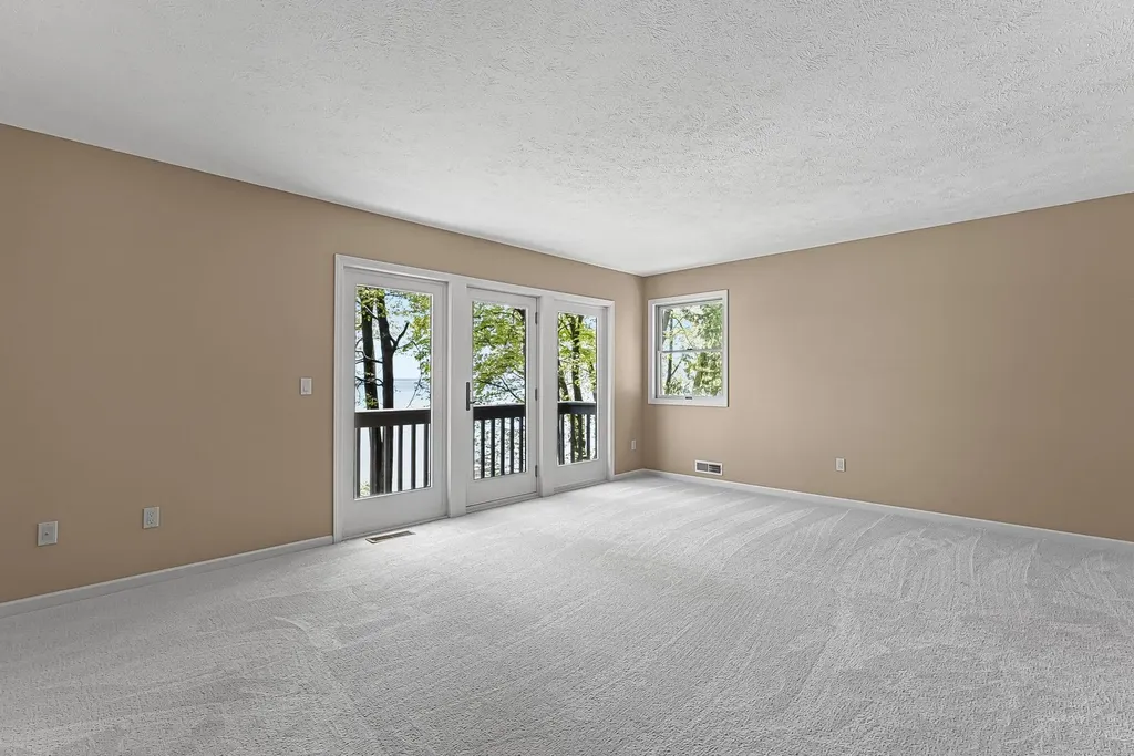 17744 Smokey Hollow Road Peninsula Township MI 49686
