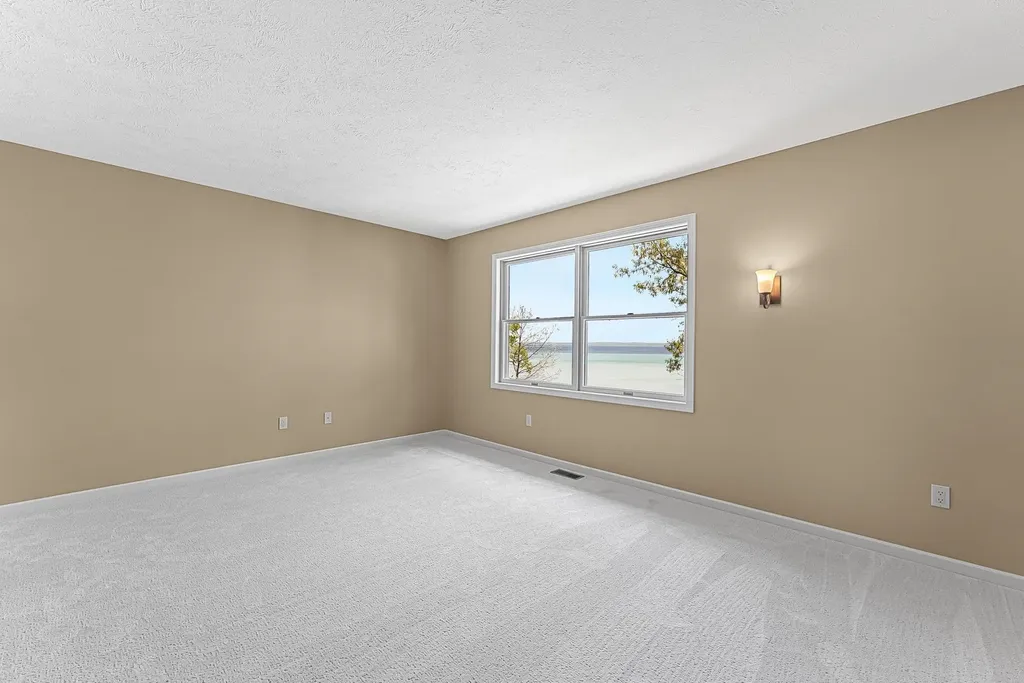 17744 Smokey Hollow Road Peninsula Township MI 49686