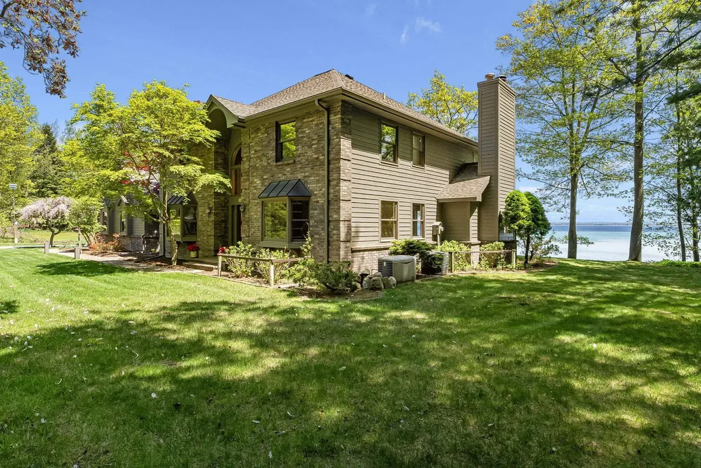 17744 Smokey Hollow Road Peninsula Township MI 49686