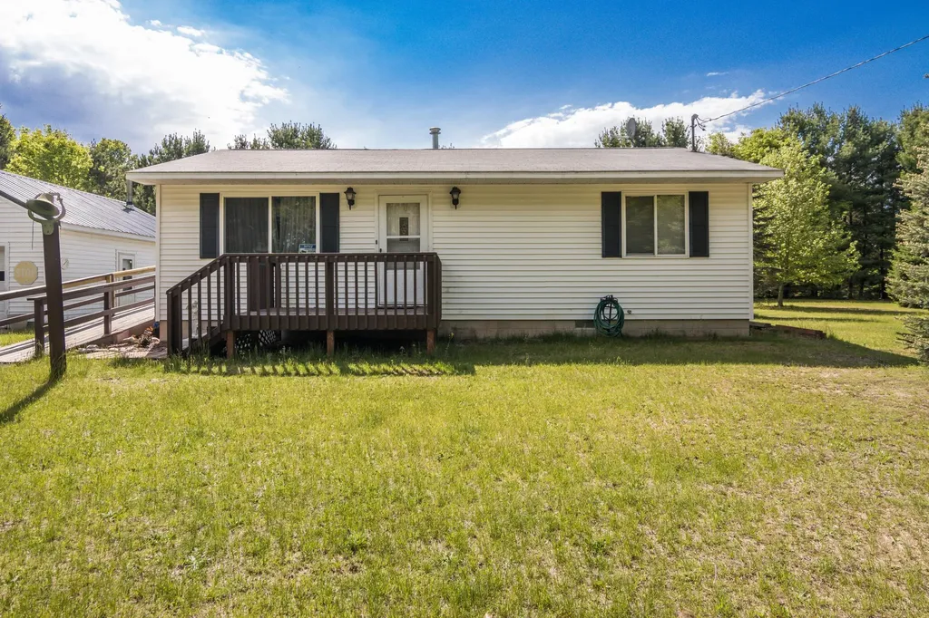 1836 Hanmer Road Benzonia Township MI 49616