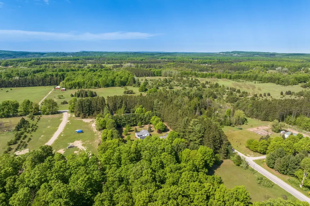 1836 Hanmer Road Benzonia Township MI 49616