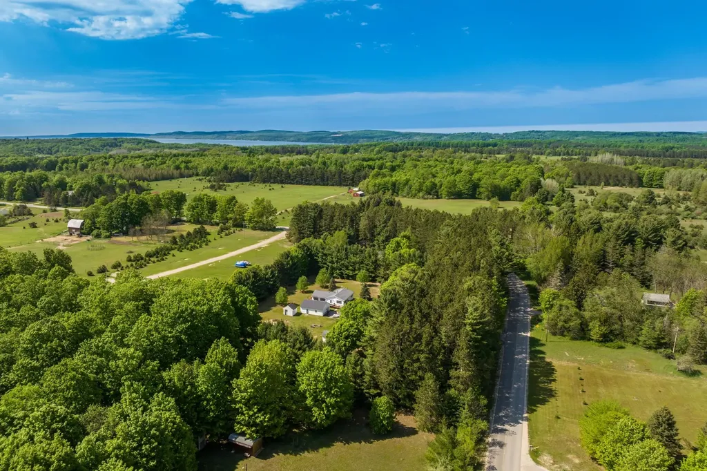 1836 Hanmer Road Benzonia Township MI 49616