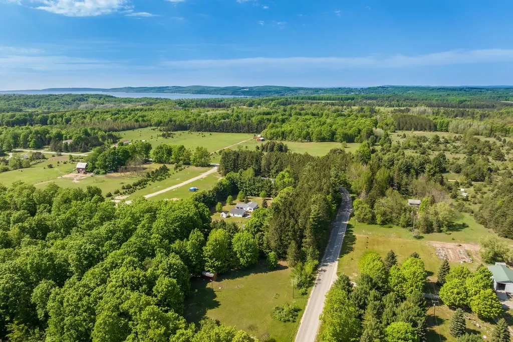 1836 Hanmer Road Benzonia Township MI 49616