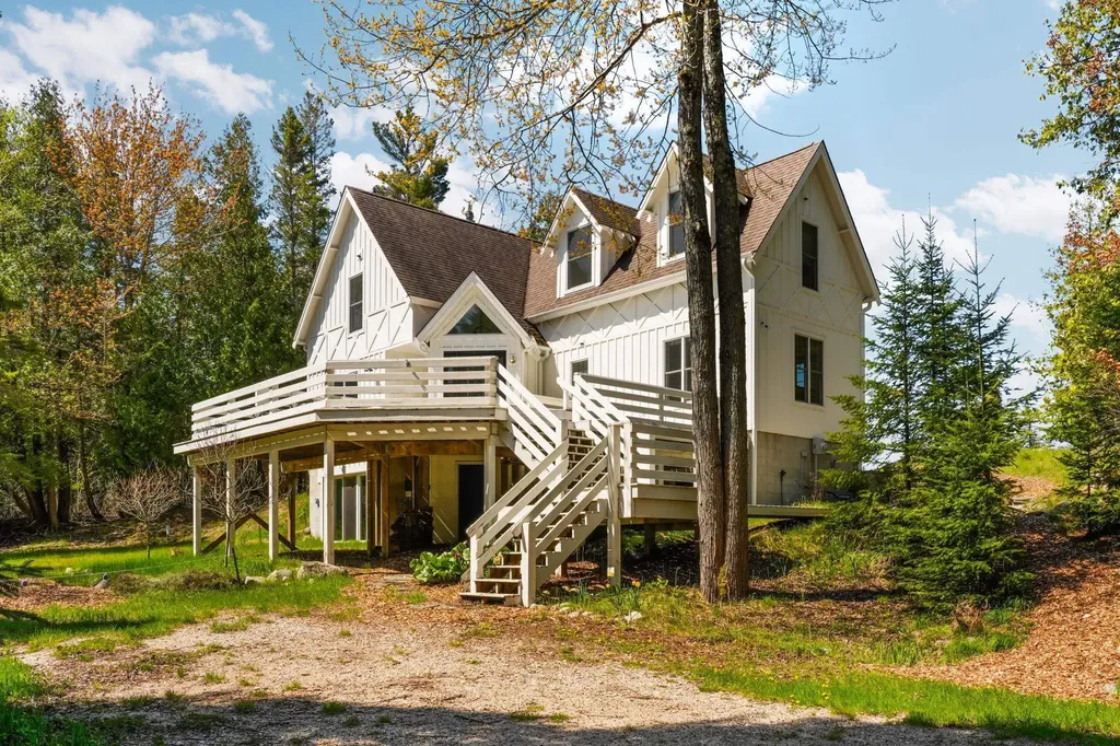 33171 Mrs Reddings Trail Peaine Township MI 49782