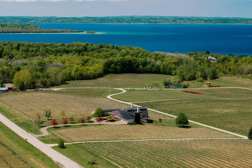 2721 Nelson Road Peninsula Township MI 49686