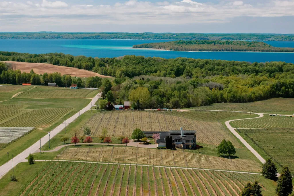 2721 Nelson Road Peninsula Township MI 49686