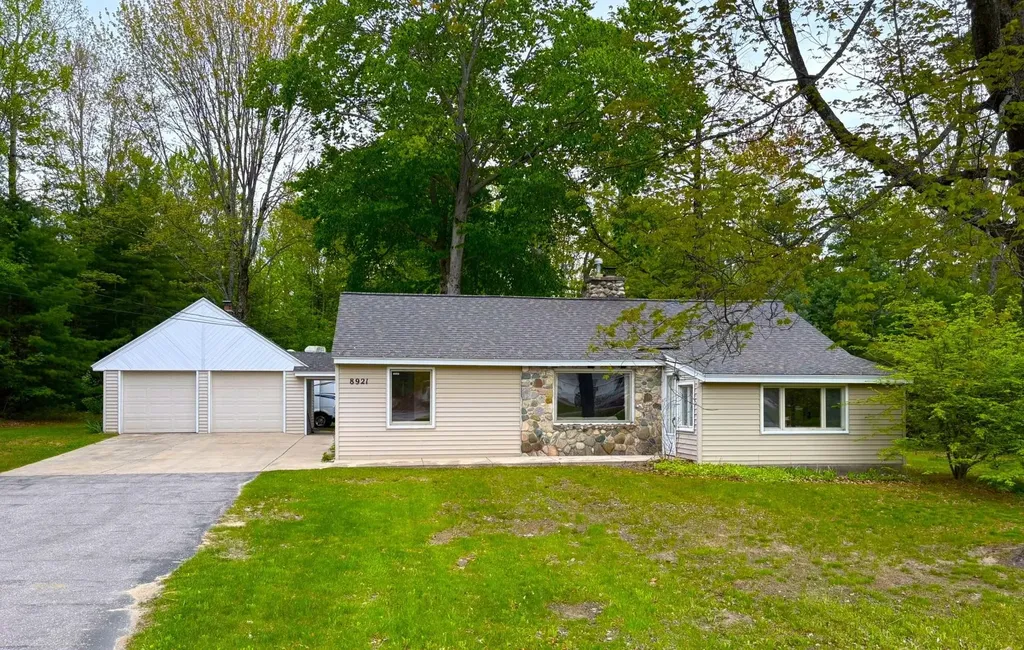 8921 Us-31 Green Lake Township MI 49637