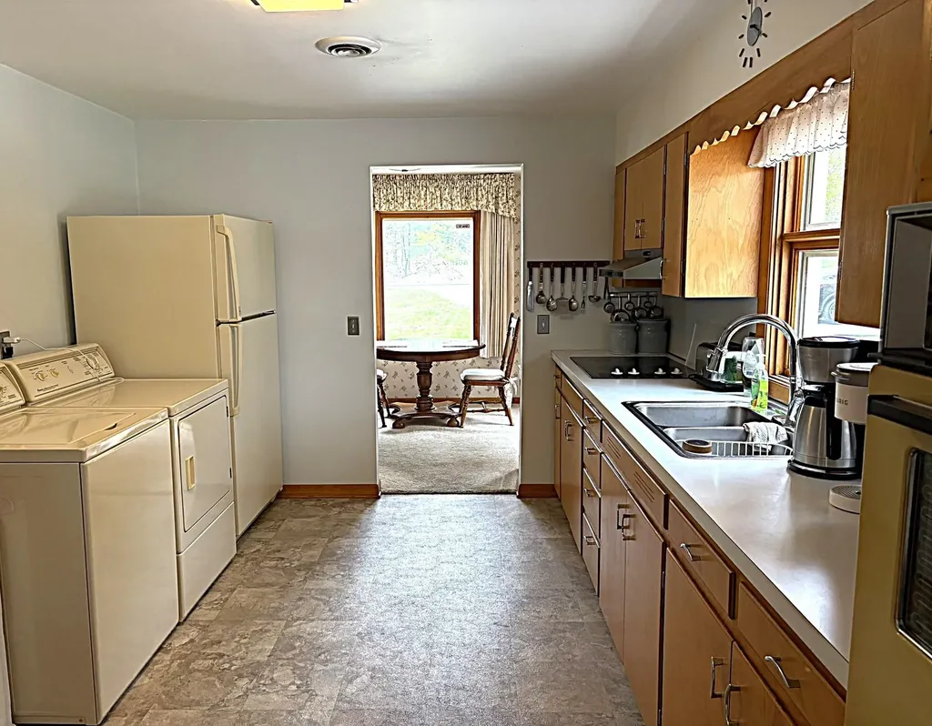 8921 Us-31 Green Lake Township MI 49637