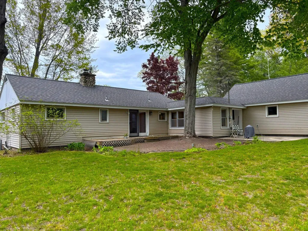 8921 Us-31 Green Lake Township MI 49637