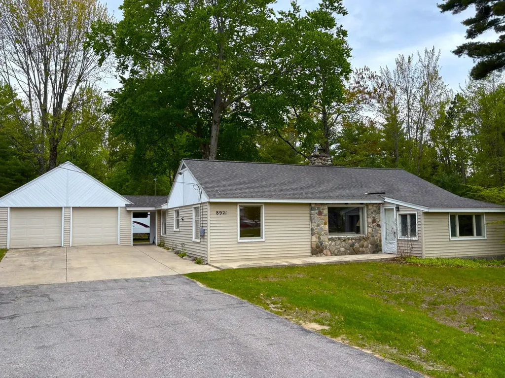 8921 Us-31 Green Lake Township MI 49637