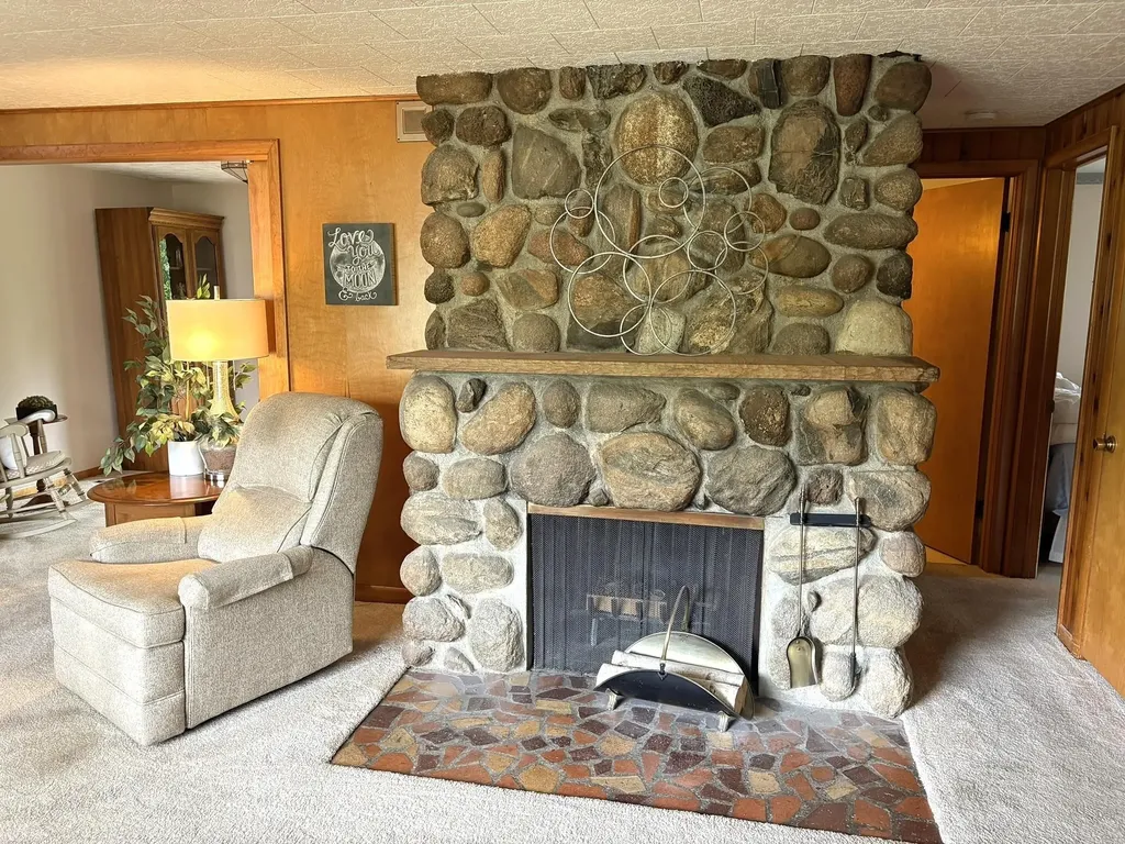 8921 Us-31 Green Lake Township MI 49637