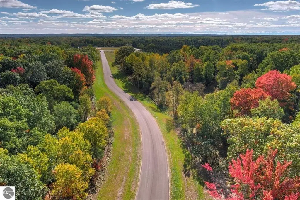 1518 Mary Lou Manor Green Lake Township MI 49643