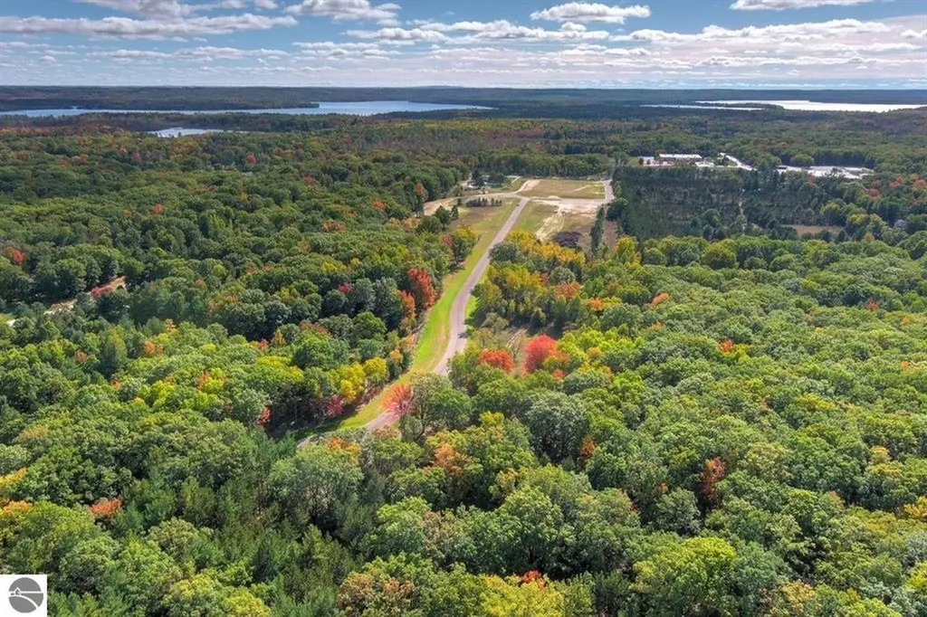 1518 Mary Lou Manor Green Lake Township MI 49643