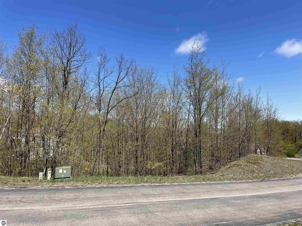 4863 Grayhawk Boulevard Garfield Charter Township MI 49684